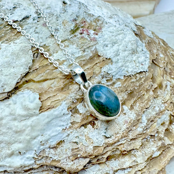 Labradorite Cameo Necklace