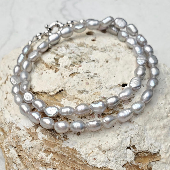 Classic Pearl Necklace - Grey